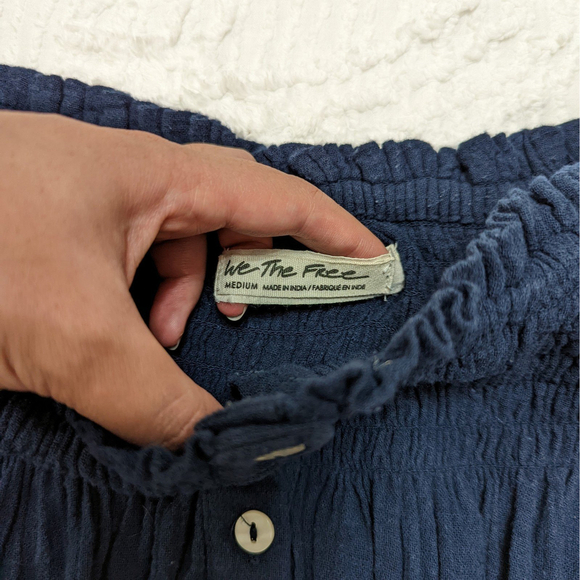 We The Free Women's Size Medium Cropped 3/4 Sleeve Boat Neck Peasant Top - Picture 3 of 4